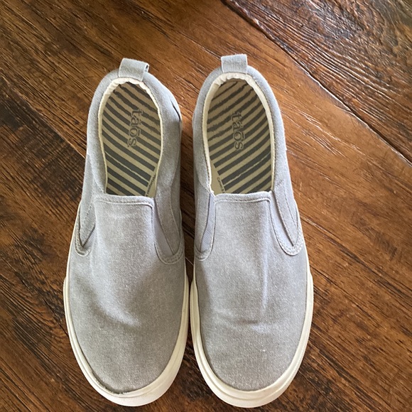 Like New Taos Tennis Shoes - Picture 2 of 5